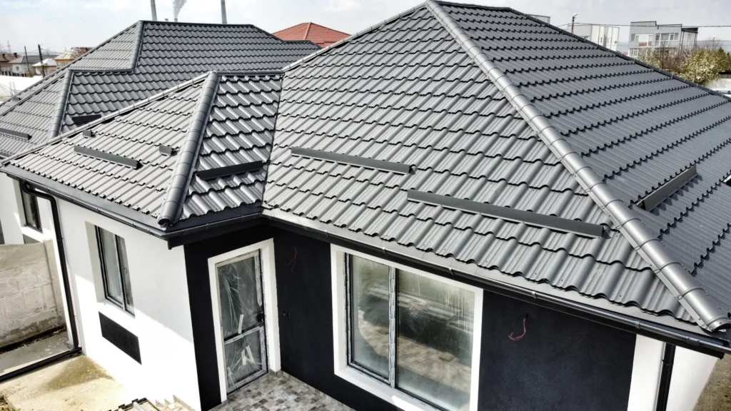 Cum să îți prelungesti durata de viață a acoperișului: Sfaturi esențiale pentru întreținere image 1